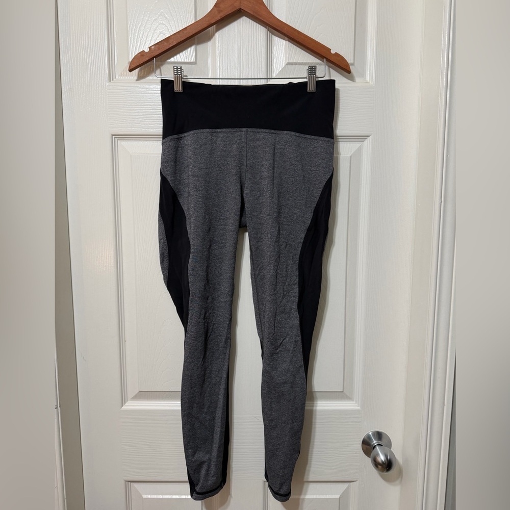 Lululemon train times 7/8 pant size 8 vvvguc